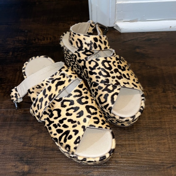 Matisse Cowhide Sandals - Picture 1 of 3